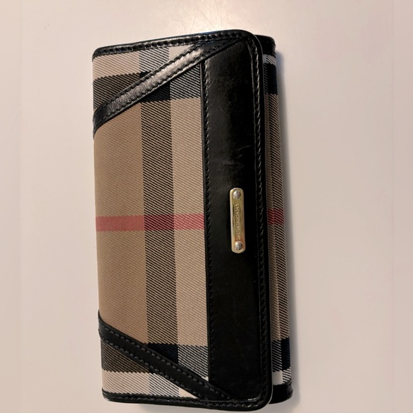 Burberry wallet - Picture 1 of 5